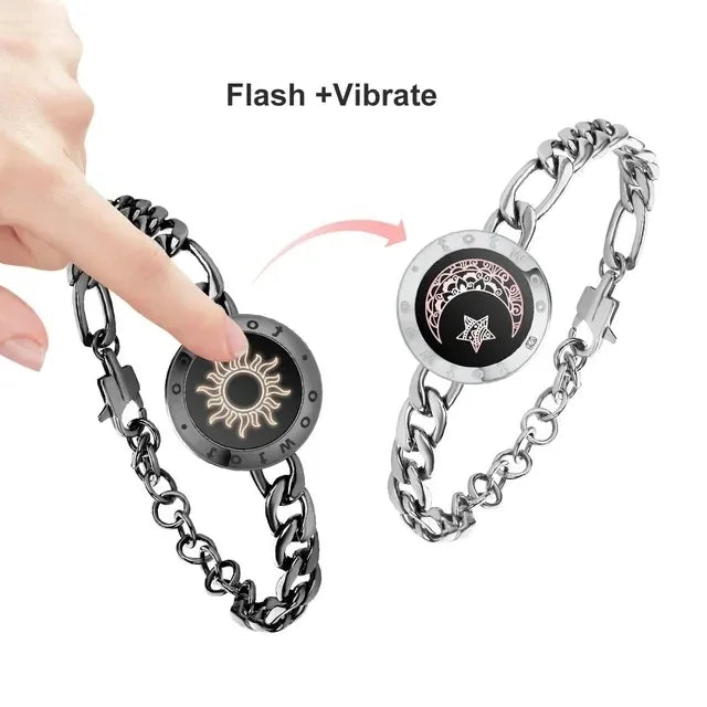 Totwoo luminous and vibrating touch bracelets for long-distance couples